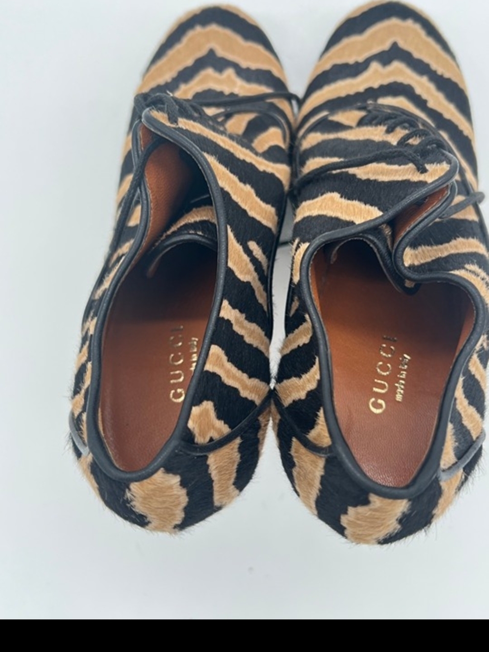 Gucci Zebra Print Calf Hair Lace-Up Shoes - Black & Tan